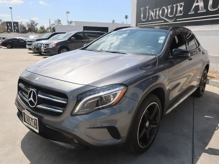 GRAY, 2017 MERCEDES-BENZ GLA Image 6