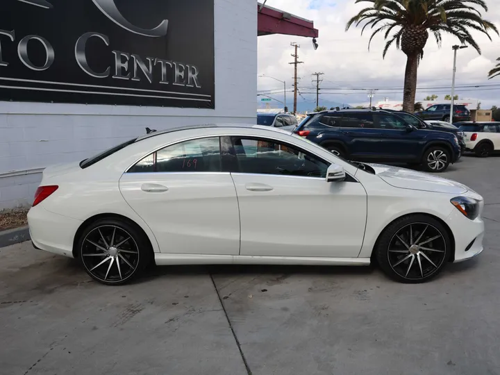 WHITE, 2018 MERCEDES-BENZ CLA Image 4