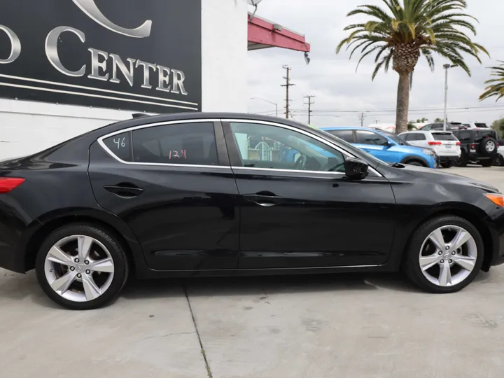 BLACK, 2015 ACURA ILX Image 4