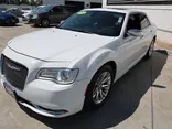 WHITE, 2017 CHRYSLER 300 Thumnail Image 6