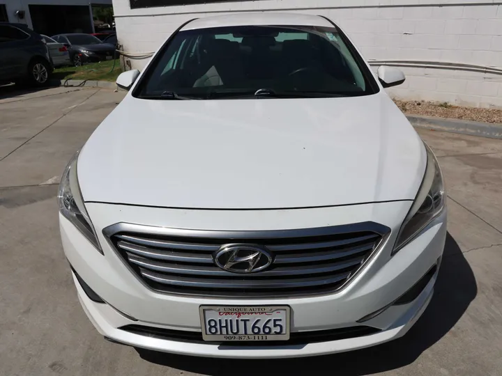 WHITE, 2016 HYUNDAI SONATA Image 2