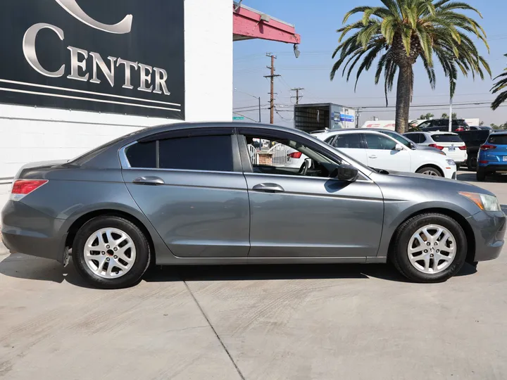 GRAY, 2010 HONDA ACCORD Image 4