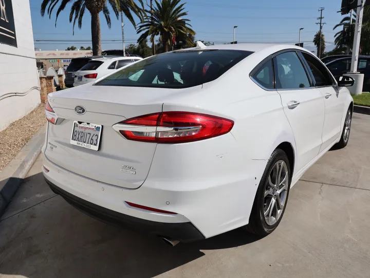 WHITE, 2020 FORD FUSION Image 5