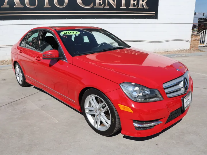 RED, 2013 MERCEDES-BENZ C-CLASS Image 3