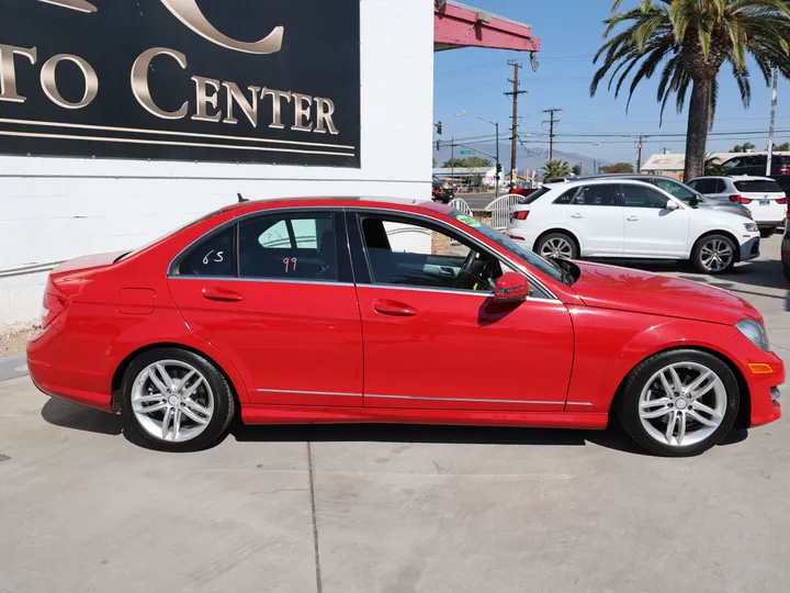 RED, 2013 MERCEDES-BENZ C-CLASS Image 4