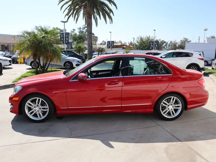 RED, 2013 MERCEDES-BENZ C-CLASS Image 6