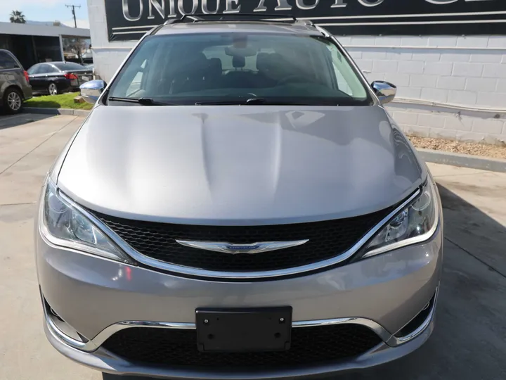 SILVER, 2018 CHRYSLER PACIFICA Image 2