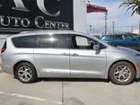 SILVER, 2018 CHRYSLER PACIFICA Thumnail Image 4