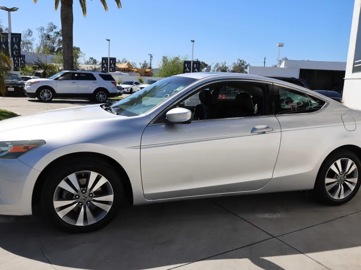 SILVER, 2009 HONDA ACCORD Image 6