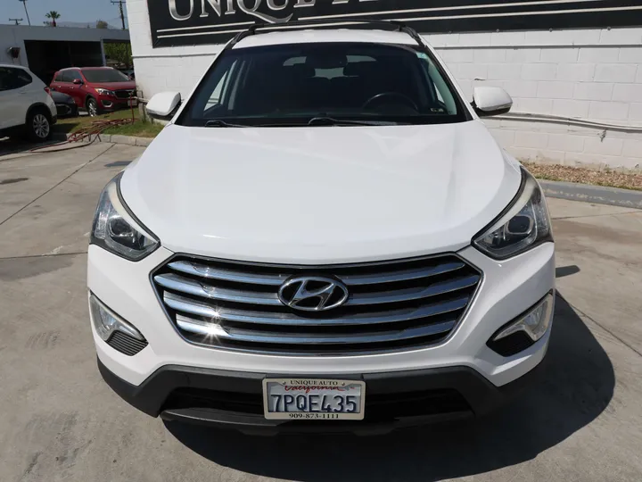 WHITE, 2014 HYUNDAI SANTA FE Image 2