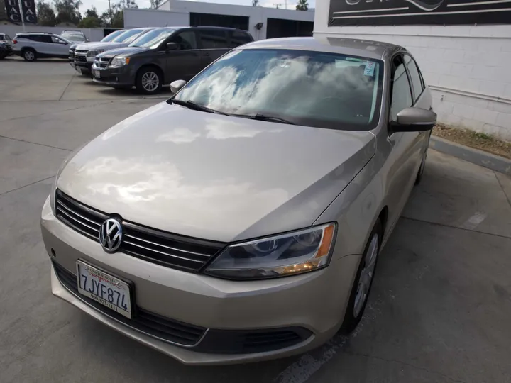 BROWN, 2013 VOLKSWAGEN JETTA Image 7