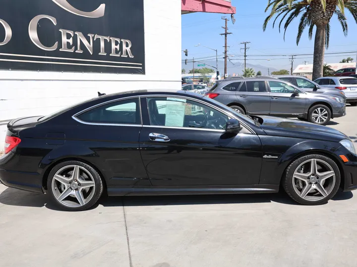 BLACK, 2012 MERCEDES-BENZ C-CLASS Image 4