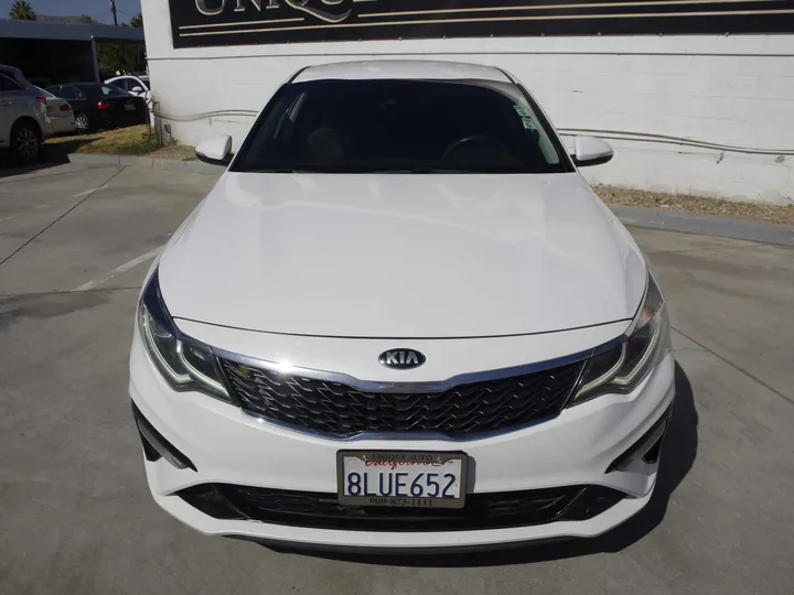 WHITE, 2020 KIA OPTIMA Image 2