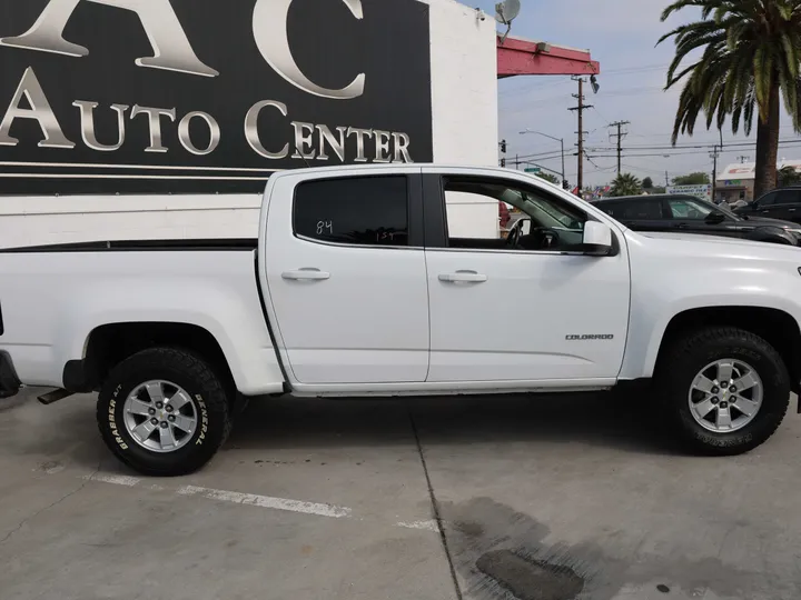 WHITE, 2018 CHEVROLET COLORADO CREW CAB Image 4