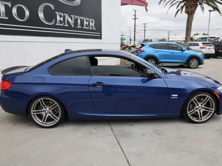 BLUE, 2012 BMW 3 SERIES Image 4