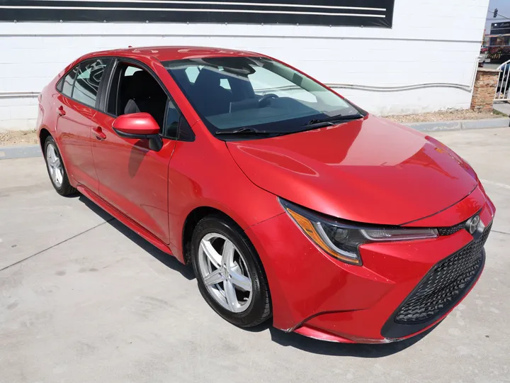 RED, 2021 TOYOTA COROLLA Image 3