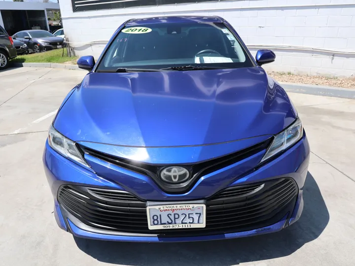 BLUE, 2018 TOYOTA CAMRY Image 2