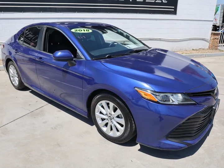 BLUE, 2018 TOYOTA CAMRY Image 3