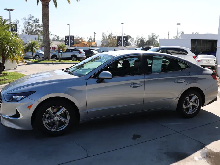 SILVER, 2021 HYUNDAI SONATA Image 6