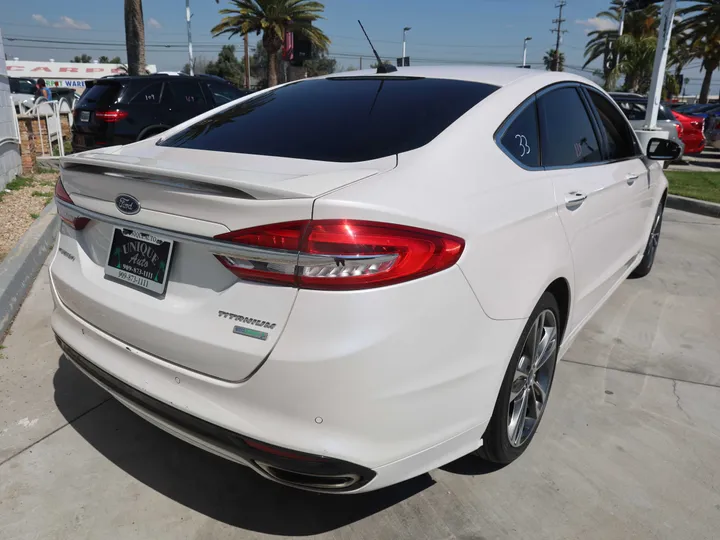 WHITE, 2017 FORD FUSION Image 5