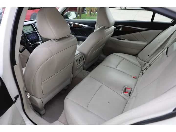 WHITE, 2014 INFINITI Q50 Image 12