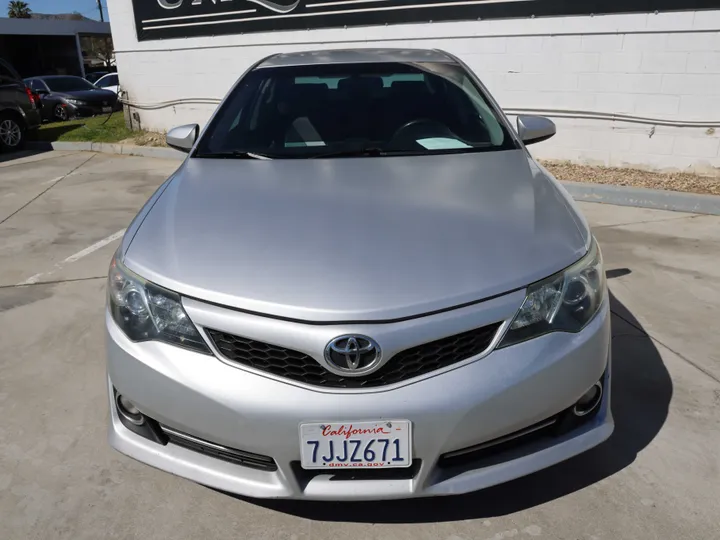 SILVER, 2012 TOYOTA CAMRY Image 2