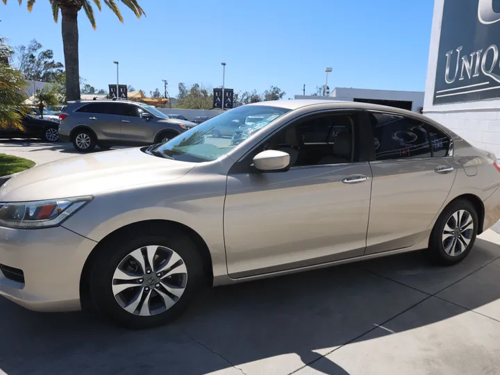 GOLD, 2014 HONDA ACCORD Image 7