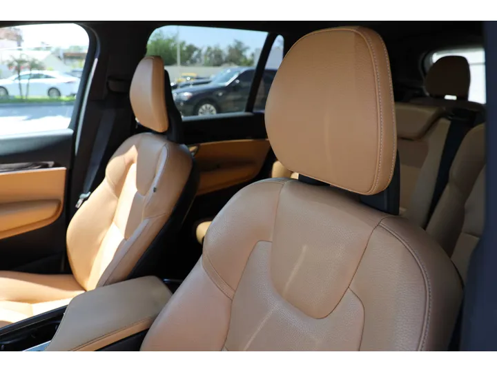 BLACK, 2017 VOLVO XC90 Image 8