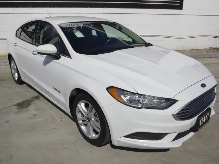 WHITE, 2018 FORD FUSION Image 3
