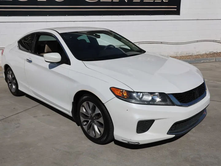 WHITE, 2014 HONDA ACCORD Image 3