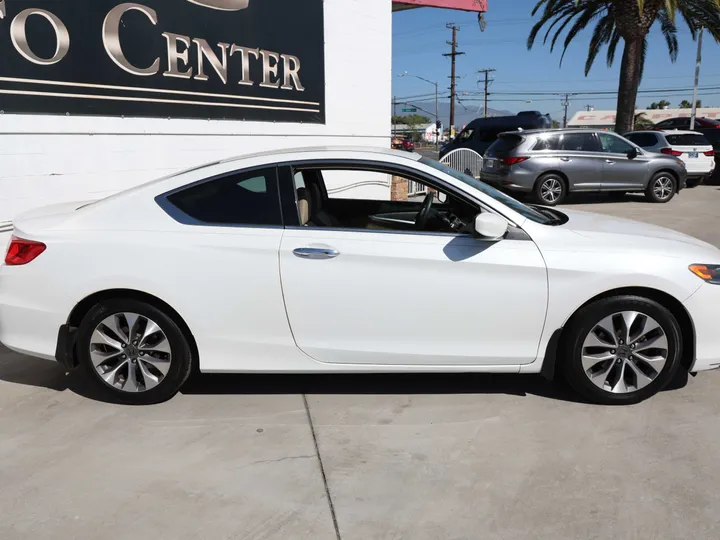 WHITE, 2014 HONDA ACCORD Image 4