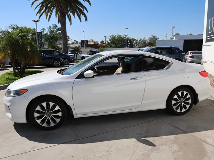 WHITE, 2014 HONDA ACCORD Image 7