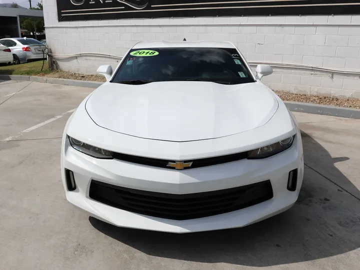 WHITE, 2018 CHEVROLET CAMARO Image 2