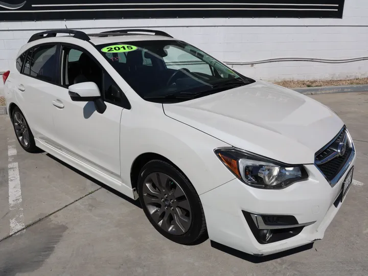 WHITE, 2015 SUBARU IMPREZA Image 3