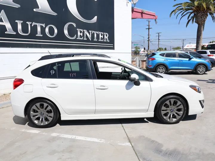 WHITE, 2015 SUBARU IMPREZA Image 4