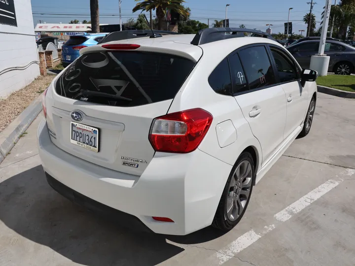 WHITE, 2015 SUBARU IMPREZA Image 5