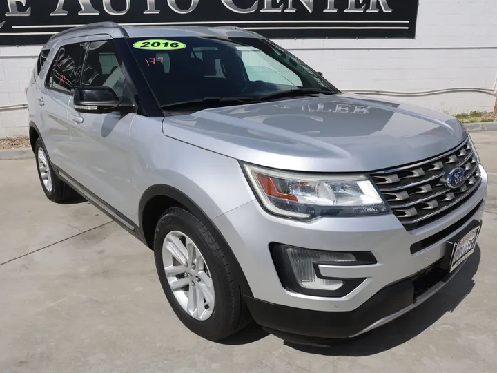 SILVER, 2016 FORD EXPLORER Image 3