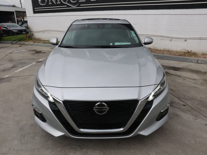 SILVER, 2019 NISSAN ALTIMA Image 2