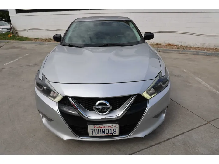 SILVER, 2016 NISSAN MAXIMA Image 2