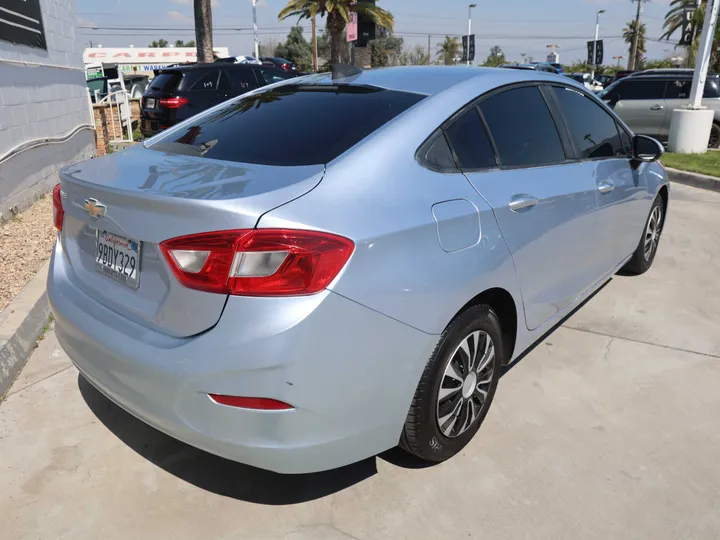 BLUE, 2017 CHEVROLET CRUZE Image 5