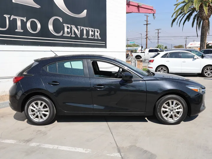 BLACK, 2017 MAZDA MAZDA3 Image 4