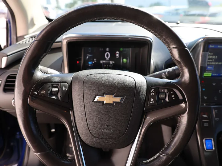 BLUE, 2013 CHEVROLET VOLT Image 10