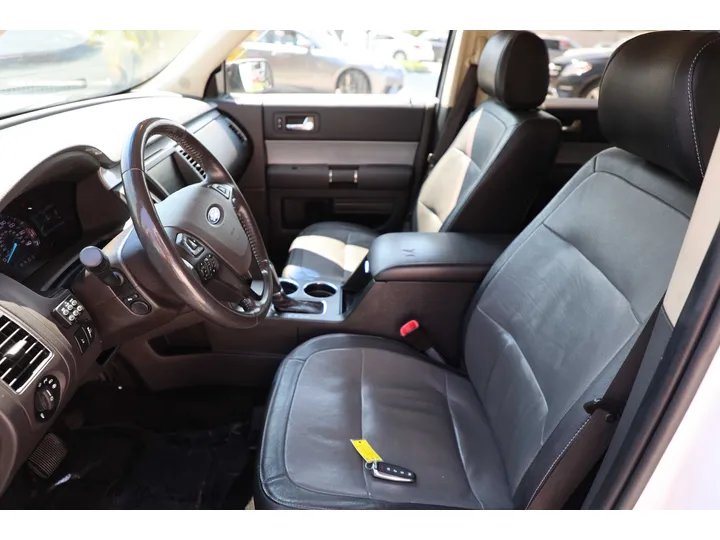 WHITE, 2014 FORD FLEX Image 6