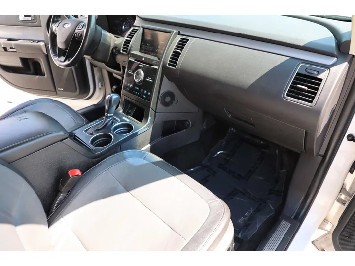 WHITE, 2014 FORD FLEX Image 15