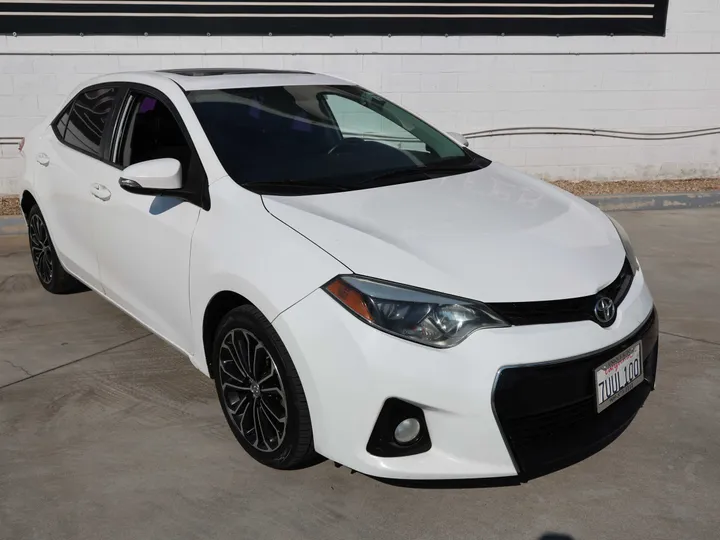 WHITE, 2014 TOYOTA COROLLA Image 3