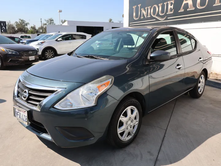 BLUE, 2015 NISSAN VERSA Image 6