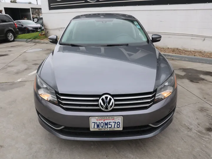 GRAY, 2014 VOLKSWAGEN PASSAT Image 2