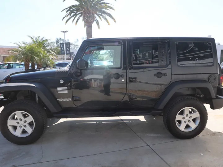 BLACK, 2017 JEEP WRANGLER UNLIMITED Image 7