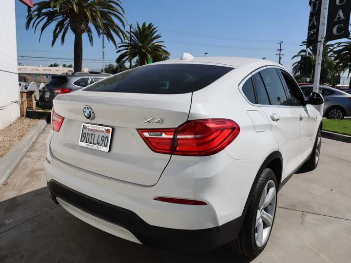 WHITE, 2017 BMW X4 Image 5