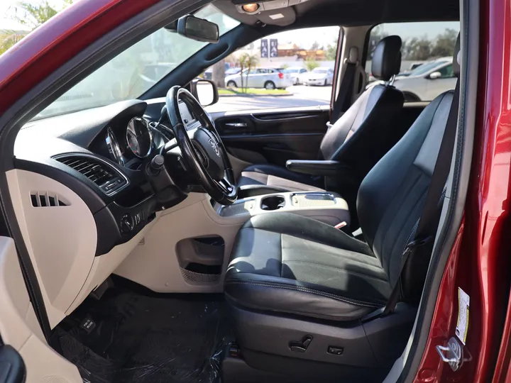 RED, 2019 DODGE GRAND CARAVAN PASSENGER Image 7